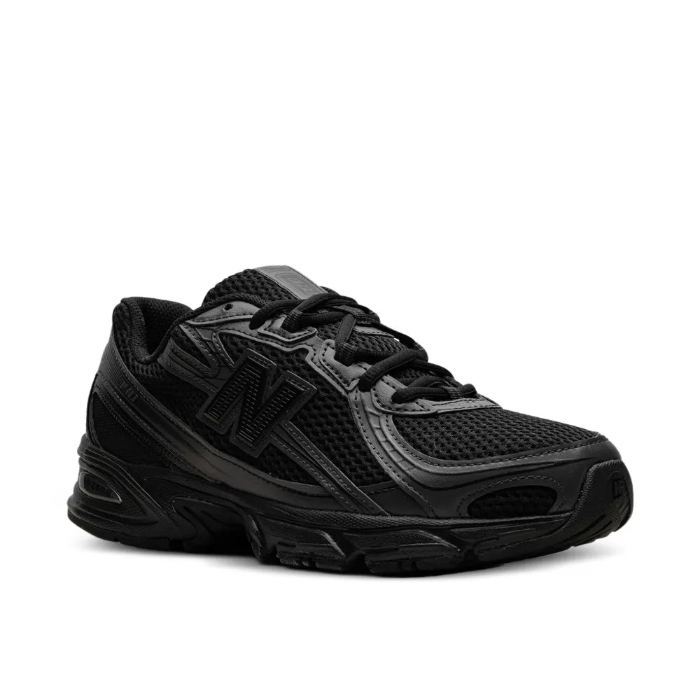 New Balance 740 'Triple Black'